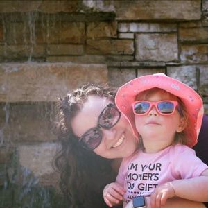 Meet your Posher, Holly